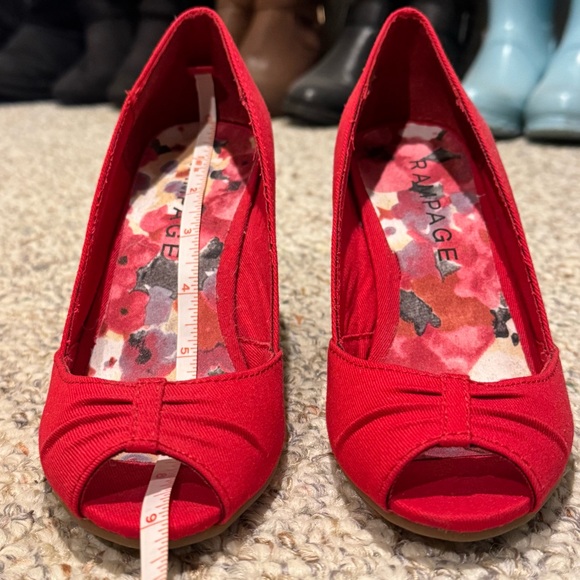 Rampage crimson red Kayson wedge heels sandals, 5.5 NWOT - Picture 9 of 10